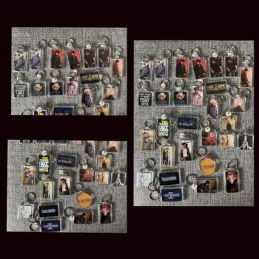 NEW 75+ Country music concert souvenir keychains - Picture 7 of 9